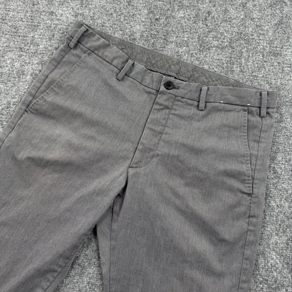 Uniqlo Chino Pants 33W x 34L Gray Slim Fit Flat Front Business Casual Flaw Mens